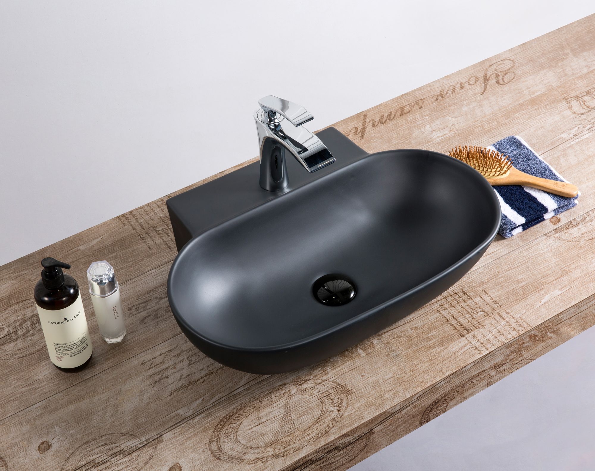 Lavabo mural en céramique Marina 3.0 noir mat 55 cm