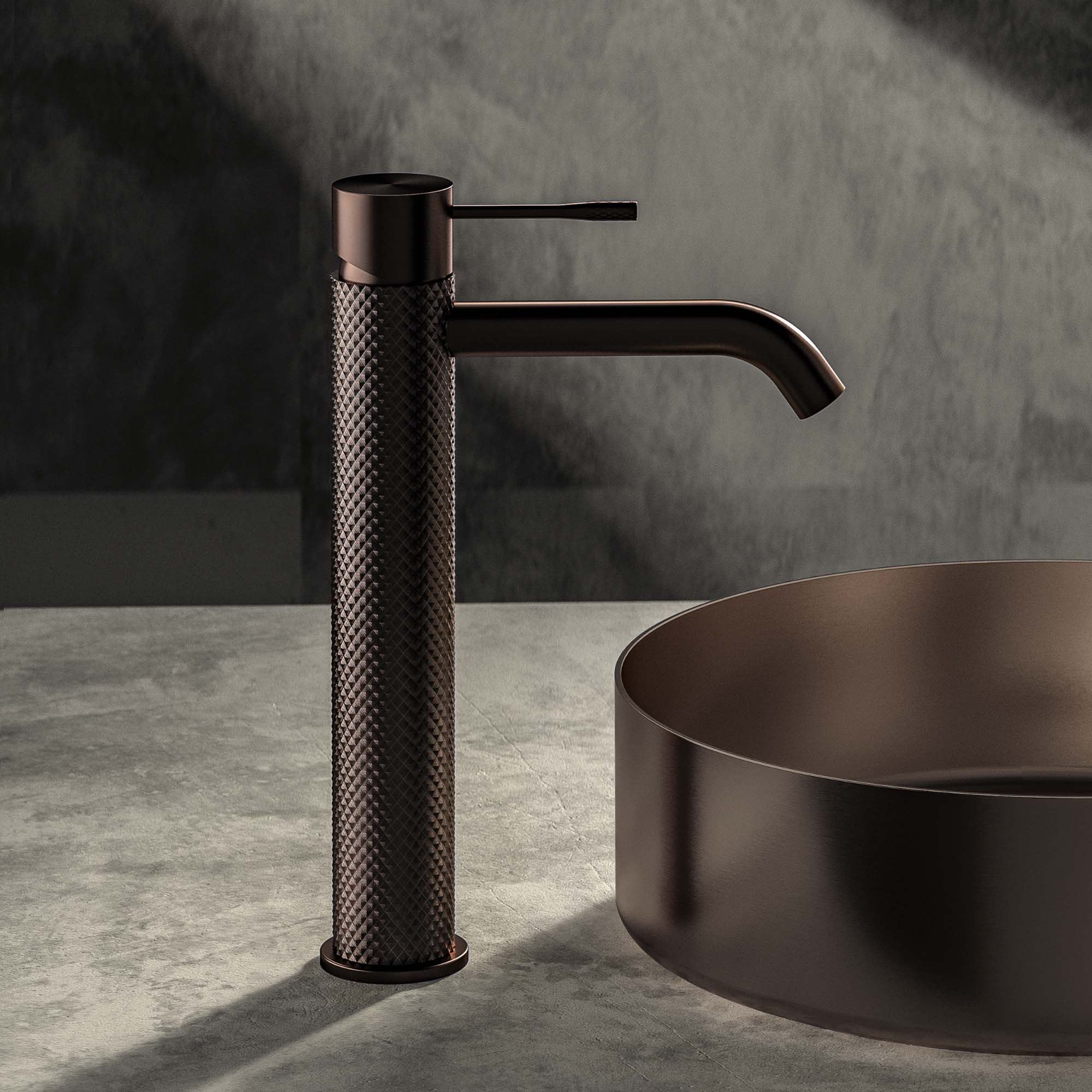 Mitigeur de lavabo Stilform de la série Iconic, version haute, en cuivre brossé