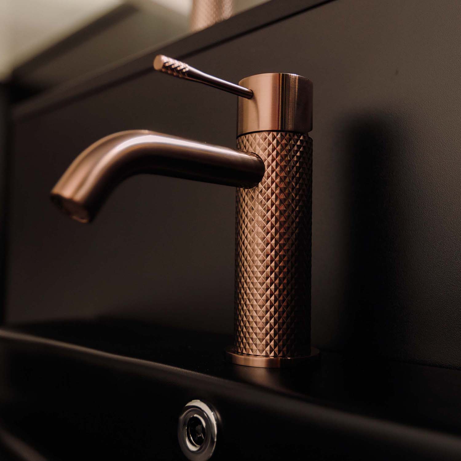 Mitigeur de lavabo Stilform série Iconic en cuivre brossé