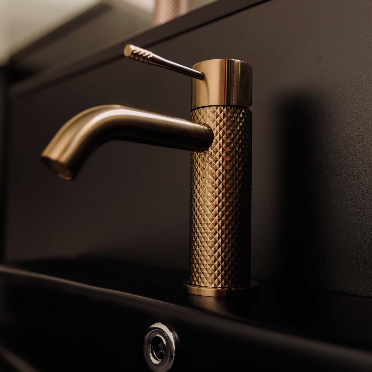 Mitigeur de lavabo Stilform de la série Iconic en laiton brossé