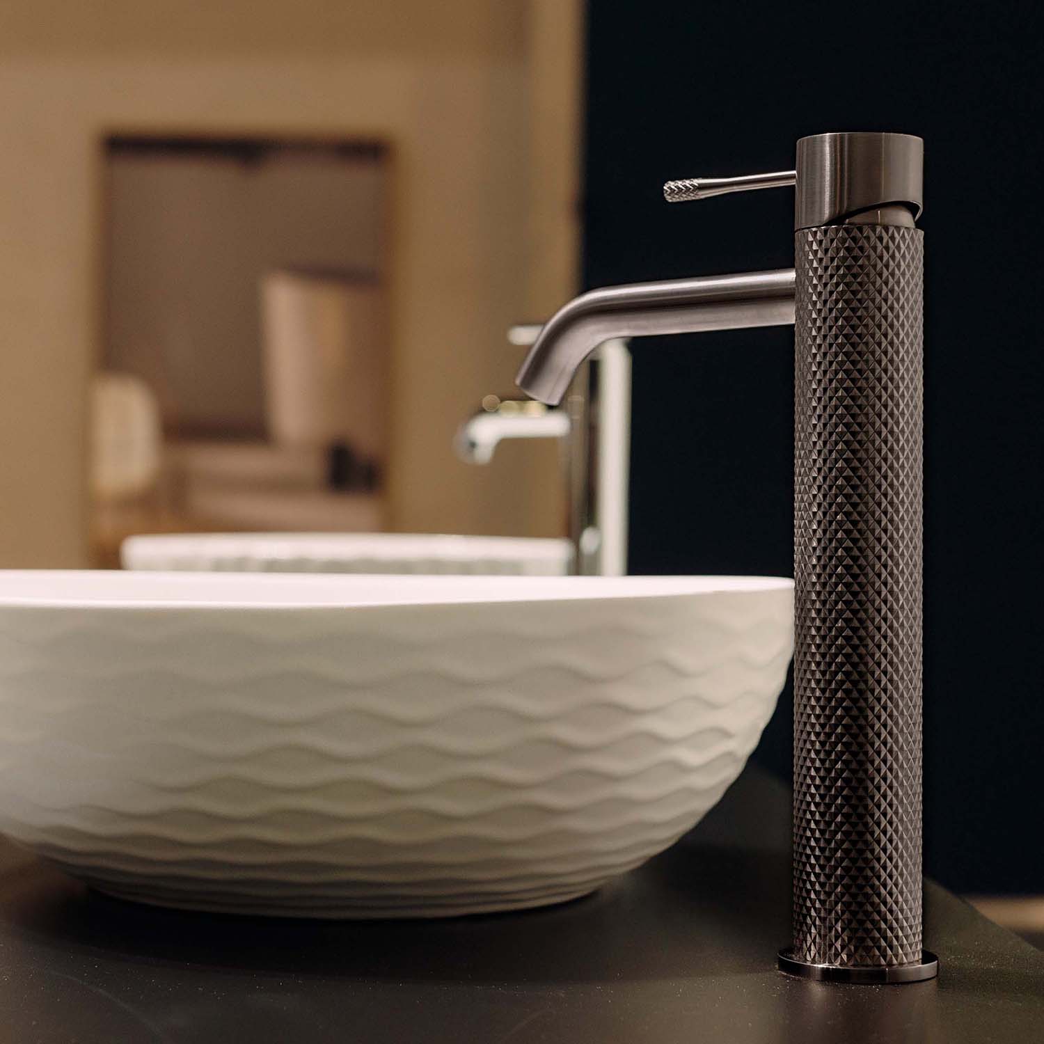 Mitigeur de lavabo Stilform série Iconic, version haute, finition Gunmetal