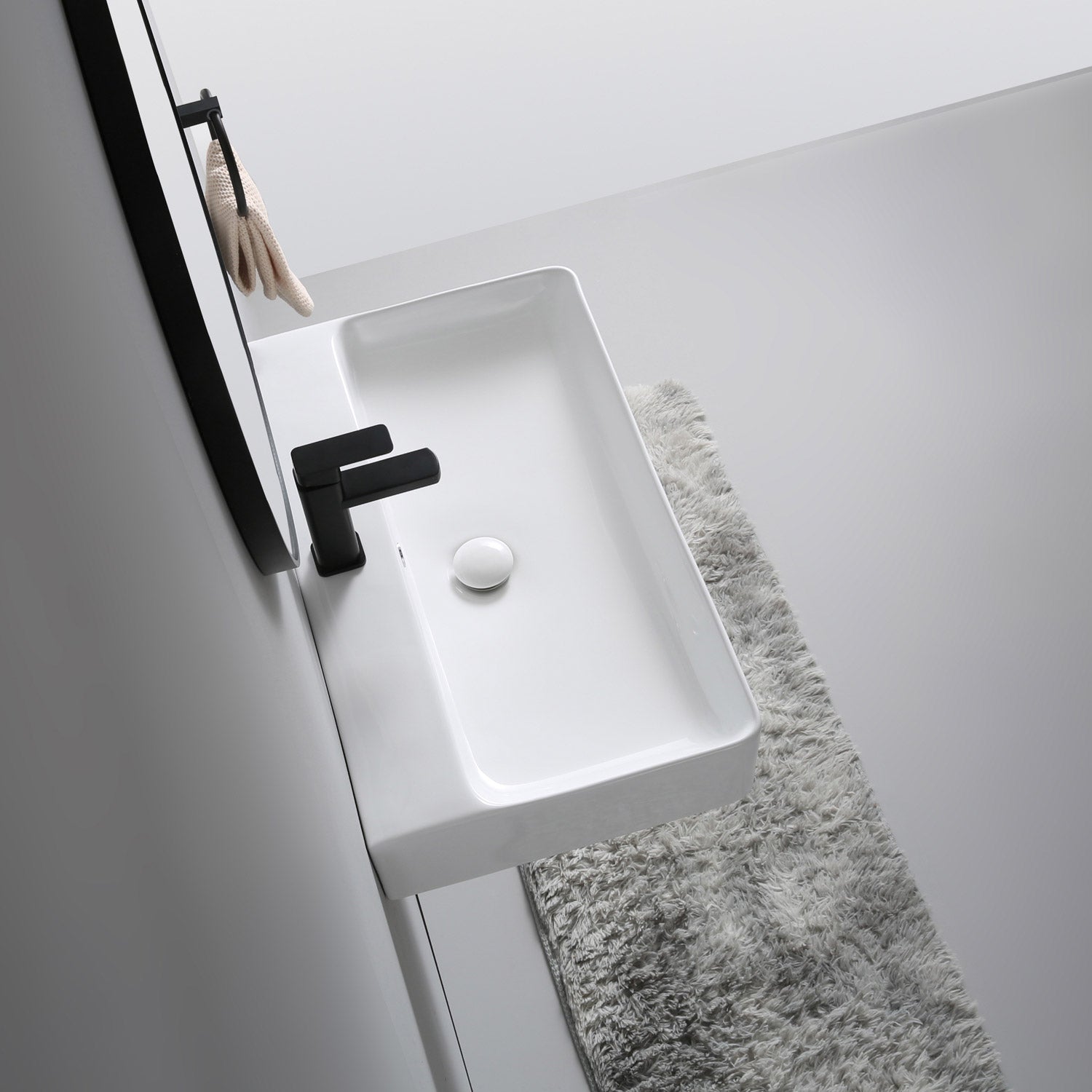 Lavabo Berlin 70x42 in pregiata ceramica per montaggio a parete o come lavabo da appoggio con foro per rubinetto