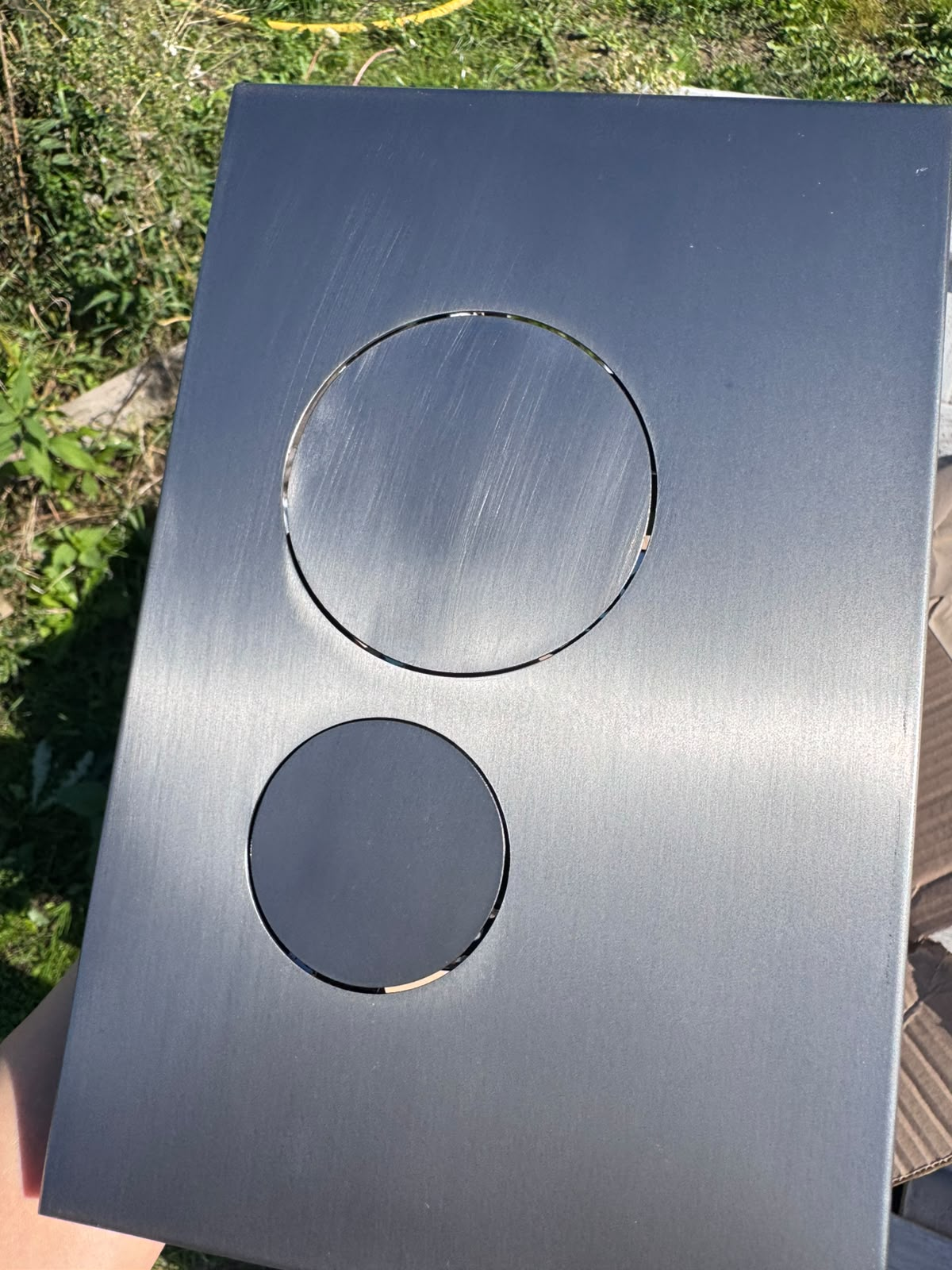 Drückerplatte Edelstahl Gunmetal Rund – B-Ware mit optischen Mängeln – kompatibel mit Geberit Sigma / Delta
