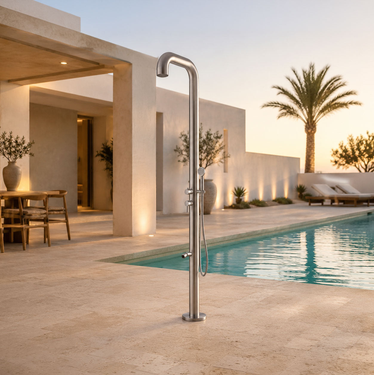 Doccia da giardino design PARK 2.0 in acciaio inossidabile 316L con doccetta