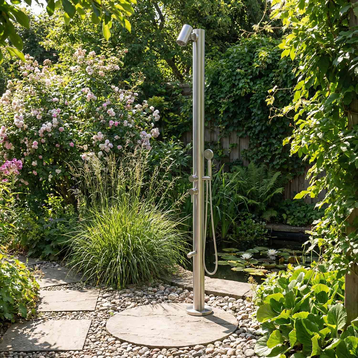 Douche de jardin design MILANO en acier inoxydable 316L avec douchette à main