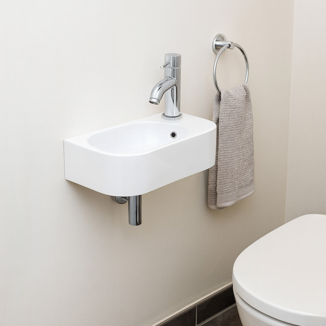 Lavabo WC invités PARK 40x20 cm en résine minérale pour montage mural ou lavabo à poser avec trou de robinet à droite